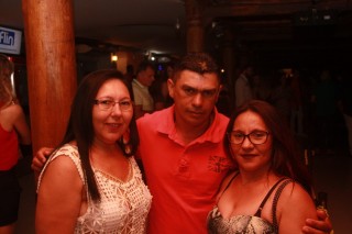 
<a style='margin-left: 5px;' class='btn btn-xs btn-social btn-facebook' href='https://www.facebook.com/sharer/sharer.php?u=https://www.galeramix.com.br/imagem/a55/800-800-90/conteudo/site_galerias/55/img8400.jpg' rel='popup' data-width='500' data-height='400'><i class='fa fa-facebook'></i>Compartilhar <span class='hidden-xs'>no Facebook</span>
</a> 
<a class='btn btn-default btn-xs' target='_blank' href='imagem/a55/800-800-90/conteudo/site_galerias/55/img8400.jpg'>
<span class='glyphicon glyphicon-cloud-download'></span> Salvar
</a>
