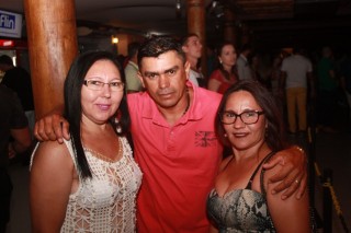 
<a style='margin-left: 5px;' class='btn btn-xs btn-social btn-facebook' href='https://www.facebook.com/sharer/sharer.php?u=https://www.galeramix.com.br/imagem/a55/800-800-90/conteudo/site_galerias/55/img8401.jpg' rel='popup' data-width='500' data-height='400'><i class='fa fa-facebook'></i>Compartilhar <span class='hidden-xs'>no Facebook</span>
</a> 
<a class='btn btn-default btn-xs' target='_blank' href='imagem/a55/800-800-90/conteudo/site_galerias/55/img8401.jpg'>
<span class='glyphicon glyphicon-cloud-download'></span> Salvar
</a>
