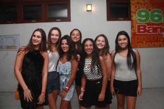 
<a style='margin-left: 5px;' class='btn btn-xs btn-social btn-facebook' href='https://www.facebook.com/sharer/sharer.php?u=https://www.galeramix.com.br/imagem/a55/800-800-90/conteudo/site_galerias/55/img8411.jpg' rel='popup' data-width='500' data-height='400'><i class='fa fa-facebook'></i>Compartilhar <span class='hidden-xs'>no Facebook</span>
</a> 
<a class='btn btn-default btn-xs' target='_blank' href='imagem/a55/800-800-90/conteudo/site_galerias/55/img8411.jpg'>
<span class='glyphicon glyphicon-cloud-download'></span> Salvar
</a>
