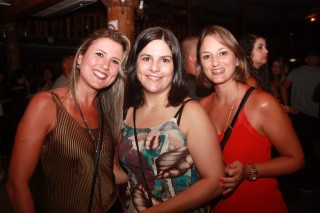 
<a style='margin-left: 5px;' class='btn btn-xs btn-social btn-facebook' href='https://www.facebook.com/sharer/sharer.php?u=https://www.galeramix.com.br/imagem/a55/800-800-90/conteudo/site_galerias/55/img8422.jpg' rel='popup' data-width='500' data-height='400'><i class='fa fa-facebook'></i>Compartilhar <span class='hidden-xs'>no Facebook</span>
</a> 
<a class='btn btn-default btn-xs' target='_blank' href='imagem/a55/800-800-90/conteudo/site_galerias/55/img8422.jpg'>
<span class='glyphicon glyphicon-cloud-download'></span> Salvar
</a>
