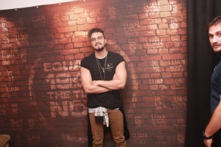 
<a style='margin-left: 5px;' class='btn btn-xs btn-social btn-facebook' href='https://www.facebook.com/sharer/sharer.php?u=https://www.galeramix.com.br/imagem/a55/800-800-90/conteudo/site_galerias/55/img8438.jpg' rel='popup' data-width='500' data-height='400'><i class='fa fa-facebook'></i>Compartilhar <span class='hidden-xs'>no Facebook</span>
</a> 
<a class='btn btn-default btn-xs' target='_blank' href='imagem/a55/800-800-90/conteudo/site_galerias/55/img8438.jpg'>
<span class='glyphicon glyphicon-cloud-download'></span> Salvar
</a>
