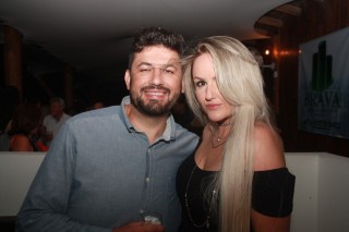 
<a style='margin-left: 5px;' class='btn btn-xs btn-social btn-facebook' href='https://www.facebook.com/sharer/sharer.php?u=https://www.galeramix.com.br/imagem/a55/800-800-90/conteudo/site_galerias/55/img8445.jpg' rel='popup' data-width='500' data-height='400'><i class='fa fa-facebook'></i>Compartilhar <span class='hidden-xs'>no Facebook</span>
</a> 
<a class='btn btn-default btn-xs' target='_blank' href='imagem/a55/800-800-90/conteudo/site_galerias/55/img8445.jpg'>
<span class='glyphicon glyphicon-cloud-download'></span> Salvar
</a>
