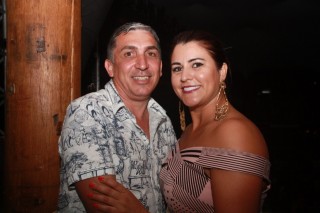 
<a style='margin-left: 5px;' class='btn btn-xs btn-social btn-facebook' href='https://www.facebook.com/sharer/sharer.php?u=https://www.galeramix.com.br/imagem/a55/800-800-90/conteudo/site_galerias/55/img8447.jpg' rel='popup' data-width='500' data-height='400'><i class='fa fa-facebook'></i>Compartilhar <span class='hidden-xs'>no Facebook</span>
</a> 
<a class='btn btn-default btn-xs' target='_blank' href='imagem/a55/800-800-90/conteudo/site_galerias/55/img8447.jpg'>
<span class='glyphicon glyphicon-cloud-download'></span> Salvar
</a>
