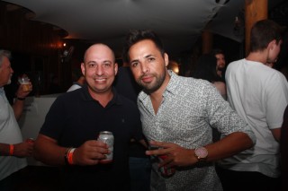 
<a style='margin-left: 5px;' class='btn btn-xs btn-social btn-facebook' href='https://www.facebook.com/sharer/sharer.php?u=https://www.galeramix.com.br/imagem/a55/800-800-90/conteudo/site_galerias/55/img8452.jpg' rel='popup' data-width='500' data-height='400'><i class='fa fa-facebook'></i>Compartilhar <span class='hidden-xs'>no Facebook</span>
</a> 
<a class='btn btn-default btn-xs' target='_blank' href='imagem/a55/800-800-90/conteudo/site_galerias/55/img8452.jpg'>
<span class='glyphicon glyphicon-cloud-download'></span> Salvar
</a>
