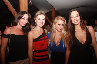 
<a style='margin-left: 5px;' class='btn btn-xs btn-social btn-facebook' href='https://www.facebook.com/sharer/sharer.php?u=https://www.galeramix.com.br/imagem/a55/800-800-90/conteudo/site_galerias/55/img8456.jpg' rel='popup' data-width='500' data-height='400'><i class='fa fa-facebook'></i>Compartilhar <span class='hidden-xs'>no Facebook</span>
</a> 
<a class='btn btn-default btn-xs' target='_blank' href='imagem/a55/800-800-90/conteudo/site_galerias/55/img8456.jpg'>
<span class='glyphicon glyphicon-cloud-download'></span> Salvar
</a>
