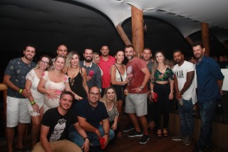 
<a style='margin-left: 5px;' class='btn btn-xs btn-social btn-facebook' href='https://www.facebook.com/sharer/sharer.php?u=https://www.galeramix.com.br/imagem/a55/800-800-90/conteudo/site_galerias/55/img8460.jpg' rel='popup' data-width='500' data-height='400'><i class='fa fa-facebook'></i>Compartilhar <span class='hidden-xs'>no Facebook</span>
</a> 
<a class='btn btn-default btn-xs' target='_blank' href='imagem/a55/800-800-90/conteudo/site_galerias/55/img8460.jpg'>
<span class='glyphicon glyphicon-cloud-download'></span> Salvar
</a>
