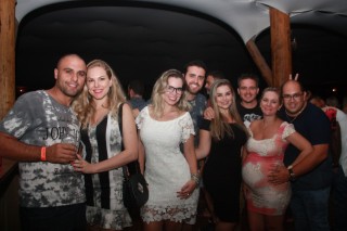 
<a style='margin-left: 5px;' class='btn btn-xs btn-social btn-facebook' href='https://www.facebook.com/sharer/sharer.php?u=https://www.galeramix.com.br/imagem/a55/800-800-90/conteudo/site_galerias/55/img8464.jpg' rel='popup' data-width='500' data-height='400'><i class='fa fa-facebook'></i>Compartilhar <span class='hidden-xs'>no Facebook</span>
</a> 
<a class='btn btn-default btn-xs' target='_blank' href='imagem/a55/800-800-90/conteudo/site_galerias/55/img8464.jpg'>
<span class='glyphicon glyphicon-cloud-download'></span> Salvar
</a>
