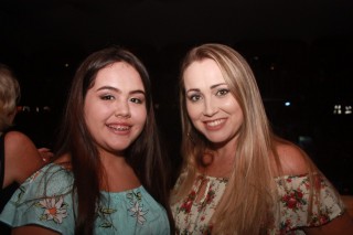 
<a style='margin-left: 5px;' class='btn btn-xs btn-social btn-facebook' href='https://www.facebook.com/sharer/sharer.php?u=https://www.galeramix.com.br/imagem/a55/800-800-90/conteudo/site_galerias/55/img8468.jpg' rel='popup' data-width='500' data-height='400'><i class='fa fa-facebook'></i>Compartilhar <span class='hidden-xs'>no Facebook</span>
</a> 
<a class='btn btn-default btn-xs' target='_blank' href='imagem/a55/800-800-90/conteudo/site_galerias/55/img8468.jpg'>
<span class='glyphicon glyphicon-cloud-download'></span> Salvar
</a>
