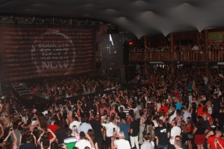 
<a style='margin-left: 5px;' class='btn btn-xs btn-social btn-facebook' href='https://www.facebook.com/sharer/sharer.php?u=https://www.galeramix.com.br/imagem/a55/800-800-90/conteudo/site_galerias/55/img8475.jpg' rel='popup' data-width='500' data-height='400'><i class='fa fa-facebook'></i>Compartilhar <span class='hidden-xs'>no Facebook</span>
</a> 
<a class='btn btn-default btn-xs' target='_blank' href='imagem/a55/800-800-90/conteudo/site_galerias/55/img8475.jpg'>
<span class='glyphicon glyphicon-cloud-download'></span> Salvar
</a>
