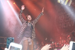 
<a style='margin-left: 5px;' class='btn btn-xs btn-social btn-facebook' href='https://www.facebook.com/sharer/sharer.php?u=https://www.galeramix.com.br/imagem/a55/800-800-90/conteudo/site_galerias/55/img8485.jpg' rel='popup' data-width='500' data-height='400'><i class='fa fa-facebook'></i>Compartilhar <span class='hidden-xs'>no Facebook</span>
</a> 
<a class='btn btn-default btn-xs' target='_blank' href='imagem/a55/800-800-90/conteudo/site_galerias/55/img8485.jpg'>
<span class='glyphicon glyphicon-cloud-download'></span> Salvar
</a>
