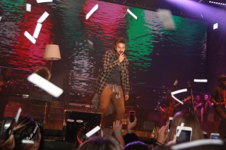 
<a style='margin-left: 5px;' class='btn btn-xs btn-social btn-facebook' href='https://www.facebook.com/sharer/sharer.php?u=https://www.galeramix.com.br/imagem/a55/800-800-90/conteudo/site_galerias/55/img8509.jpg' rel='popup' data-width='500' data-height='400'><i class='fa fa-facebook'></i>Compartilhar <span class='hidden-xs'>no Facebook</span>
</a> 
<a class='btn btn-default btn-xs' target='_blank' href='imagem/a55/800-800-90/conteudo/site_galerias/55/img8509.jpg'>
<span class='glyphicon glyphicon-cloud-download'></span> Salvar
</a>
