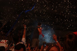 
<a style='margin-left: 5px;' class='btn btn-xs btn-social btn-facebook' href='https://www.facebook.com/sharer/sharer.php?u=https://www.galeramix.com.br/imagem/a55/800-800-90/conteudo/site_galerias/55/img8516.jpg' rel='popup' data-width='500' data-height='400'><i class='fa fa-facebook'></i>Compartilhar <span class='hidden-xs'>no Facebook</span>
</a> 
<a class='btn btn-default btn-xs' target='_blank' href='imagem/a55/800-800-90/conteudo/site_galerias/55/img8516.jpg'>
<span class='glyphicon glyphicon-cloud-download'></span> Salvar
</a>
