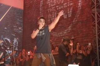 
<a style='margin-left: 5px;' class='btn btn-xs btn-social btn-facebook' href='https://www.facebook.com/sharer/sharer.php?u=https://www.galeramix.com.br/imagem/a55/800-800-90/conteudo/site_galerias/55/img8526.jpg' rel='popup' data-width='500' data-height='400'><i class='fa fa-facebook'></i>Compartilhar <span class='hidden-xs'>no Facebook</span>
</a> 
<a class='btn btn-default btn-xs' target='_blank' href='imagem/a55/800-800-90/conteudo/site_galerias/55/img8526.jpg'>
<span class='glyphicon glyphicon-cloud-download'></span> Salvar
</a>
