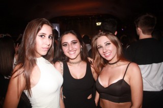 
<a style='margin-left: 5px;' class='btn btn-xs btn-social btn-facebook' href='https://www.facebook.com/sharer/sharer.php?u=https://www.galeramix.com.br/imagem/a55/800-800-90/conteudo/site_galerias/55/img8553.jpg' rel='popup' data-width='500' data-height='400'><i class='fa fa-facebook'></i>Compartilhar <span class='hidden-xs'>no Facebook</span>
</a> 
<a class='btn btn-default btn-xs' target='_blank' href='imagem/a55/800-800-90/conteudo/site_galerias/55/img8553.jpg'>
<span class='glyphicon glyphicon-cloud-download'></span> Salvar
</a>
