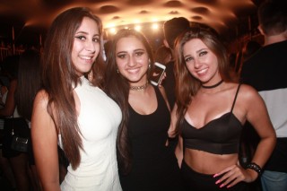 
<a style='margin-left: 5px;' class='btn btn-xs btn-social btn-facebook' href='https://www.facebook.com/sharer/sharer.php?u=https://www.galeramix.com.br/imagem/a55/800-800-90/conteudo/site_galerias/55/img8554.jpg' rel='popup' data-width='500' data-height='400'><i class='fa fa-facebook'></i>Compartilhar <span class='hidden-xs'>no Facebook</span>
</a> 
<a class='btn btn-default btn-xs' target='_blank' href='imagem/a55/800-800-90/conteudo/site_galerias/55/img8554.jpg'>
<span class='glyphicon glyphicon-cloud-download'></span> Salvar
</a>
