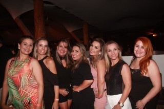 
<a style='margin-left: 5px;' class='btn btn-xs btn-social btn-facebook' href='https://www.facebook.com/sharer/sharer.php?u=https://www.galeramix.com.br/imagem/a55/800-800-90/conteudo/site_galerias/55/img8583.jpg' rel='popup' data-width='500' data-height='400'><i class='fa fa-facebook'></i>Compartilhar <span class='hidden-xs'>no Facebook</span>
</a> 
<a class='btn btn-default btn-xs' target='_blank' href='imagem/a55/800-800-90/conteudo/site_galerias/55/img8583.jpg'>
<span class='glyphicon glyphicon-cloud-download'></span> Salvar
</a>
