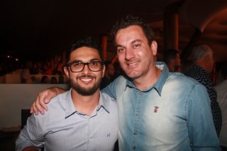 
<a style='margin-left: 5px;' class='btn btn-xs btn-social btn-facebook' href='https://www.facebook.com/sharer/sharer.php?u=https://www.galeramix.com.br/imagem/a55/800-800-90/conteudo/site_galerias/55/img8613.jpg' rel='popup' data-width='500' data-height='400'><i class='fa fa-facebook'></i>Compartilhar <span class='hidden-xs'>no Facebook</span>
</a> 
<a class='btn btn-default btn-xs' target='_blank' href='imagem/a55/800-800-90/conteudo/site_galerias/55/img8613.jpg'>
<span class='glyphicon glyphicon-cloud-download'></span> Salvar
</a>
