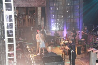 
                <a style='margin-left: 5px;' class='btn btn-xs btn-social btn-facebook' href='https://www.facebook.com/sharer/sharer.php?u=https://www.galeramix.com.br/imagem/a57/800-800-90/conteudo/site_galerias/57/ce-petry-luan-santana-101.jpg' rel='popup' data-width='500' data-height='400'><i class='fa fa-facebook'></i>Compartilhar <span class='hidden-xs'>no Facebook</span>
            </a> 
            <a class='btn btn-default btn-xs' target='_blank' href='imagem/a57/800-800-90/conteudo/site_galerias/57/ce-petry-luan-santana-101.jpg'>
                <span class='glyphicon glyphicon-cloud-download'></span> Salvar
            </a>
            