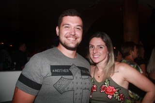 
    <a style='margin-left: 5px;' class='btn btn-xs btn-social btn-facebook' href='https://www.facebook.com/sharer/sharer.php?u=https://www.galeramix.com.br/imagem/a57/800-800-90/conteudo/site_galerias/57/ce-petry-luan-santana-104.jpg' rel='popup' data-width='500' data-height='400'><i class='fa fa-facebook'></i>Compartilhar <span class='hidden-xs'>no Facebook</span>
</a> 
<a class='btn btn-default btn-xs' target='_blank' href='imagem/a57/800-800-90/conteudo/site_galerias/57/ce-petry-luan-santana-104.jpg'>
    <span class='glyphicon glyphicon-cloud-download'></span> Salvar
</a>
