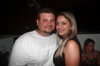 
<a style='margin-left: 5px;' class='btn btn-xs btn-social btn-facebook' href='https://www.facebook.com/sharer/sharer.php?u=https://www.galeramix.com.br/imagem/a57/800-800-90/conteudo/site_galerias/57/ce-petry-luan-santana-109.jpg' rel='popup' data-width='500' data-height='400'><i class='fa fa-facebook'></i>Compartilhar <span class='hidden-xs'>no Facebook</span>
</a> 
<a class='btn btn-default btn-xs' target='_blank' href='imagem/a57/800-800-90/conteudo/site_galerias/57/ce-petry-luan-santana-109.jpg'>
<span class='glyphicon glyphicon-cloud-download'></span> Salvar
</a>
