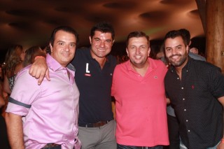 
<a style='margin-left: 5px;' class='btn btn-xs btn-social btn-facebook' href='https://www.facebook.com/sharer/sharer.php?u=https://www.galeramix.com.br/imagem/a57/800-800-90/conteudo/site_galerias/57/ce-petry-luan-santana-112.jpg' rel='popup' data-width='500' data-height='400'><i class='fa fa-facebook'></i>Compartilhar <span class='hidden-xs'>no Facebook</span>
</a> 
<a class='btn btn-default btn-xs' target='_blank' href='imagem/a57/800-800-90/conteudo/site_galerias/57/ce-petry-luan-santana-112.jpg'>
<span class='glyphicon glyphicon-cloud-download'></span> Salvar
</a>
