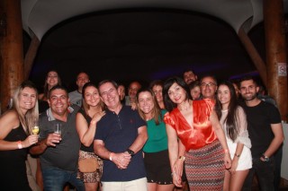 
<a style='margin-left: 5px;' class='btn btn-xs btn-social btn-facebook' href='https://www.facebook.com/sharer/sharer.php?u=https://www.galeramix.com.br/imagem/a57/800-800-90/conteudo/site_galerias/57/ce-petry-luan-santana-113.jpg' rel='popup' data-width='500' data-height='400'><i class='fa fa-facebook'></i>Compartilhar <span class='hidden-xs'>no Facebook</span>
</a> 
<a class='btn btn-default btn-xs' target='_blank' href='imagem/a57/800-800-90/conteudo/site_galerias/57/ce-petry-luan-santana-113.jpg'>
<span class='glyphicon glyphicon-cloud-download'></span> Salvar
</a>
