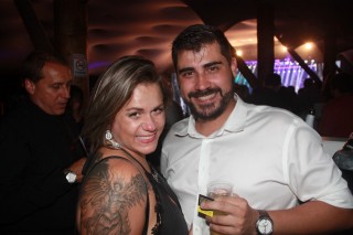 
<a style='margin-left: 5px;' class='btn btn-xs btn-social btn-facebook' href='https://www.facebook.com/sharer/sharer.php?u=https://www.galeramix.com.br/imagem/a57/800-800-90/conteudo/site_galerias/57/ce-petry-luan-santana-116.jpg' rel='popup' data-width='500' data-height='400'><i class='fa fa-facebook'></i>Compartilhar <span class='hidden-xs'>no Facebook</span>
</a> 
<a class='btn btn-default btn-xs' target='_blank' href='imagem/a57/800-800-90/conteudo/site_galerias/57/ce-petry-luan-santana-116.jpg'>
<span class='glyphicon glyphicon-cloud-download'></span> Salvar
</a>
