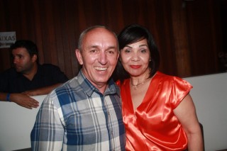 
<a style='margin-left: 5px;' class='btn btn-xs btn-social btn-facebook' href='https://www.facebook.com/sharer/sharer.php?u=https://www.galeramix.com.br/imagem/a57/800-800-90/conteudo/site_galerias/57/ce-petry-luan-santana-118.jpg' rel='popup' data-width='500' data-height='400'><i class='fa fa-facebook'></i>Compartilhar <span class='hidden-xs'>no Facebook</span>
</a> 
<a class='btn btn-default btn-xs' target='_blank' href='imagem/a57/800-800-90/conteudo/site_galerias/57/ce-petry-luan-santana-118.jpg'>
<span class='glyphicon glyphicon-cloud-download'></span> Salvar
</a>
