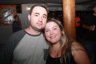 
<a style='margin-left: 5px;' class='btn btn-xs btn-social btn-facebook' href='https://www.facebook.com/sharer/sharer.php?u=https://www.galeramix.com.br/imagem/a57/800-800-90/conteudo/site_galerias/57/ce-petry-luan-santana-144.jpg' rel='popup' data-width='500' data-height='400'><i class='fa fa-facebook'></i>Compartilhar <span class='hidden-xs'>no Facebook</span>
</a> 
<a class='btn btn-default btn-xs' target='_blank' href='imagem/a57/800-800-90/conteudo/site_galerias/57/ce-petry-luan-santana-144.jpg'>
<span class='glyphicon glyphicon-cloud-download'></span> Salvar
</a>
