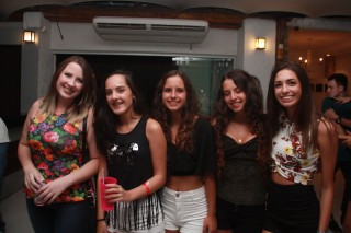 
<a style='margin-left: 5px;' class='btn btn-xs btn-social btn-facebook' href='https://www.facebook.com/sharer/sharer.php?u=https://www.galeramix.com.br/imagem/a57/800-800-90/conteudo/site_galerias/57/ce-petry-luan-santana-146.jpg' rel='popup' data-width='500' data-height='400'><i class='fa fa-facebook'></i>Compartilhar <span class='hidden-xs'>no Facebook</span>
</a> 
<a class='btn btn-default btn-xs' target='_blank' href='imagem/a57/800-800-90/conteudo/site_galerias/57/ce-petry-luan-santana-146.jpg'>
<span class='glyphicon glyphicon-cloud-download'></span> Salvar
</a>
