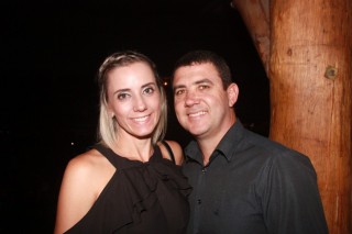 
<a style='margin-left: 5px;' class='btn btn-xs btn-social btn-facebook' href='https://www.facebook.com/sharer/sharer.php?u=https://www.galeramix.com.br/imagem/a57/800-800-90/conteudo/site_galerias/57/ce-petry-luan-santana-21.jpg' rel='popup' data-width='500' data-height='400'><i class='fa fa-facebook'></i>Compartilhar <span class='hidden-xs'>no Facebook</span>
</a> 
<a class='btn btn-default btn-xs' target='_blank' href='imagem/a57/800-800-90/conteudo/site_galerias/57/ce-petry-luan-santana-21.jpg'>
<span class='glyphicon glyphicon-cloud-download'></span> Salvar
</a>
