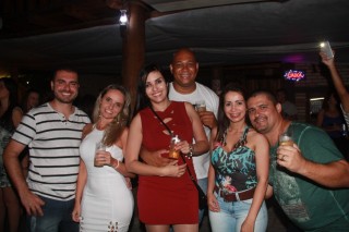 
<a style='margin-left: 5px;' class='btn btn-xs btn-social btn-facebook' href='https://www.facebook.com/sharer/sharer.php?u=https://www.galeramix.com.br/imagem/a57/800-800-90/conteudo/site_galerias/57/ce-petry-luan-santana-65.jpg' rel='popup' data-width='500' data-height='400'><i class='fa fa-facebook'></i>Compartilhar <span class='hidden-xs'>no Facebook</span>
</a> 
<a class='btn btn-default btn-xs' target='_blank' href='imagem/a57/800-800-90/conteudo/site_galerias/57/ce-petry-luan-santana-65.jpg'>
<span class='glyphicon glyphicon-cloud-download'></span> Salvar
</a>
