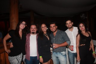 
<a style='margin-left: 5px;' class='btn btn-xs btn-social btn-facebook' href='https://www.facebook.com/sharer/sharer.php?u=https://www.galeramix.com.br/imagem/a57/800-800-90/conteudo/site_galerias/57/ce-petry-luan-santana-73.jpg' rel='popup' data-width='500' data-height='400'><i class='fa fa-facebook'></i>Compartilhar <span class='hidden-xs'>no Facebook</span>
</a> 
<a class='btn btn-default btn-xs' target='_blank' href='imagem/a57/800-800-90/conteudo/site_galerias/57/ce-petry-luan-santana-73.jpg'>
<span class='glyphicon glyphicon-cloud-download'></span> Salvar
</a>
