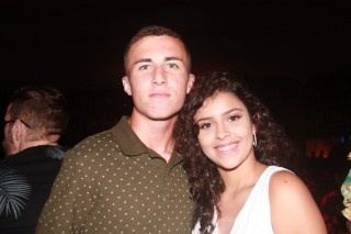 
<a style='margin-left: 5px;' class='btn btn-xs btn-social btn-facebook' href='https://www.facebook.com/sharer/sharer.php?u=https://www.galeramix.com.br/imagem/a57/800-800-90/conteudo/site_galerias/57/ce-petry-luan-santana-78.jpg' rel='popup' data-width='500' data-height='400'><i class='fa fa-facebook'></i>Compartilhar <span class='hidden-xs'>no Facebook</span>
</a> 
<a class='btn btn-default btn-xs' target='_blank' href='imagem/a57/800-800-90/conteudo/site_galerias/57/ce-petry-luan-santana-78.jpg'>
<span class='glyphicon glyphicon-cloud-download'></span> Salvar
</a>
