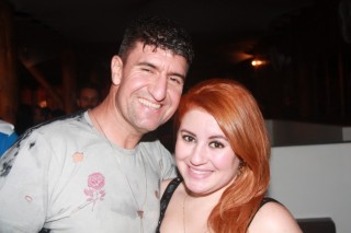 
<a style='margin-left: 5px;' class='btn btn-xs btn-social btn-facebook' href='https://www.facebook.com/sharer/sharer.php?u=https://www.galeramix.com.br/imagem/a57/800-800-90/conteudo/site_galerias/57/ce-petry-luan-santana-84.jpg' rel='popup' data-width='500' data-height='400'><i class='fa fa-facebook'></i>Compartilhar <span class='hidden-xs'>no Facebook</span>
</a> 
<a class='btn btn-default btn-xs' target='_blank' href='imagem/a57/800-800-90/conteudo/site_galerias/57/ce-petry-luan-santana-84.jpg'>
<span class='glyphicon glyphicon-cloud-download'></span> Salvar
</a>
