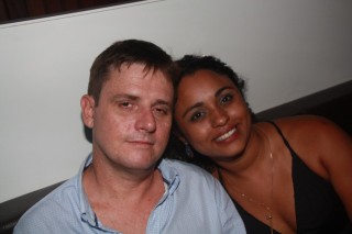 
<a style='margin-left: 5px;' class='btn btn-xs btn-social btn-facebook' href='https://www.facebook.com/sharer/sharer.php?u=https://www.galeramix.com.br/imagem/a57/800-800-90/conteudo/site_galerias/57/ce-petry-luan-santana-90.jpg' rel='popup' data-width='500' data-height='400'><i class='fa fa-facebook'></i>Compartilhar <span class='hidden-xs'>no Facebook</span>
</a> 
<a class='btn btn-default btn-xs' target='_blank' href='imagem/a57/800-800-90/conteudo/site_galerias/57/ce-petry-luan-santana-90.jpg'>
<span class='glyphicon glyphicon-cloud-download'></span> Salvar
</a>
