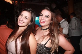 
<a style='margin-left: 5px;' class='btn btn-xs btn-social btn-facebook' href='https://www.facebook.com/sharer/sharer.php?u=https://www.galeramix.com.br/imagem/a57/800-800-90/conteudo/site_galerias/57/ce-petry-luan-santana-91.jpg' rel='popup' data-width='500' data-height='400'><i class='fa fa-facebook'></i>Compartilhar <span class='hidden-xs'>no Facebook</span>
</a> 
<a class='btn btn-default btn-xs' target='_blank' href='imagem/a57/800-800-90/conteudo/site_galerias/57/ce-petry-luan-santana-91.jpg'>
<span class='glyphicon glyphicon-cloud-download'></span> Salvar
</a>
