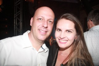 
<a style='margin-left: 5px;' class='btn btn-xs btn-social btn-facebook' href='https://www.facebook.com/sharer/sharer.php?u=https://www.galeramix.com.br/imagem/a57/800-800-90/conteudo/site_galerias/57/ce-petry-luan-santana-92.jpg' rel='popup' data-width='500' data-height='400'><i class='fa fa-facebook'></i>Compartilhar <span class='hidden-xs'>no Facebook</span>
</a> 
<a class='btn btn-default btn-xs' target='_blank' href='imagem/a57/800-800-90/conteudo/site_galerias/57/ce-petry-luan-santana-92.jpg'>
<span class='glyphicon glyphicon-cloud-download'></span> Salvar
</a>
