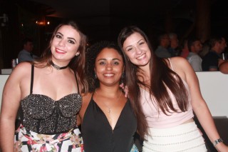 
<a style='margin-left: 5px;' class='btn btn-xs btn-social btn-facebook' href='https://www.facebook.com/sharer/sharer.php?u=https://www.galeramix.com.br/imagem/a57/800-800-90/conteudo/site_galerias/57/ce-petry-luan-santana-93.jpg' rel='popup' data-width='500' data-height='400'><i class='fa fa-facebook'></i>Compartilhar <span class='hidden-xs'>no Facebook</span>
</a> 
<a class='btn btn-default btn-xs' target='_blank' href='imagem/a57/800-800-90/conteudo/site_galerias/57/ce-petry-luan-santana-93.jpg'>
<span class='glyphicon glyphicon-cloud-download'></span> Salvar
</a>
