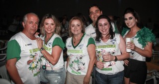 
<a style='margin-left: 5px;' class='btn btn-xs btn-social btn-facebook' href='https://www.facebook.com/sharer/sharer.php?u=https://www.galeramix.com.br/imagem/a58/800-800-90/conteudo/site_galerias/58/desenferruje-2018-113.jpg' rel='popup' data-width='500' data-height='400'><i class='fa fa-facebook'></i>Compartilhar <span class='hidden-xs'>no Facebook</span>
</a> 
<a class='btn btn-default btn-xs' target='_blank' href='imagem/a58/800-800-90/conteudo/site_galerias/58/desenferruje-2018-113.jpg'>
<span class='glyphicon glyphicon-cloud-download'></span> Salvar
</a>
