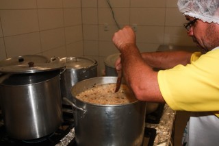 
<a style='margin-left: 5px;' class='btn btn-xs btn-social btn-facebook' href='https://www.facebook.com/sharer/sharer.php?u=https://www.galeramix.com.br/imagem/a58/800-800-90/conteudo/site_galerias/58/desenferruje-2018-116.jpg' rel='popup' data-width='500' data-height='400'><i class='fa fa-facebook'></i>Compartilhar <span class='hidden-xs'>no Facebook</span>
</a> 
<a class='btn btn-default btn-xs' target='_blank' href='imagem/a58/800-800-90/conteudo/site_galerias/58/desenferruje-2018-116.jpg'>
<span class='glyphicon glyphicon-cloud-download'></span> Salvar
</a>
