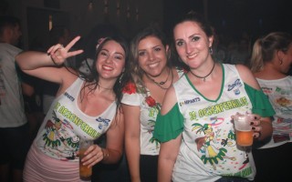 
<a style='margin-left: 5px;' class='btn btn-xs btn-social btn-facebook' href='https://www.facebook.com/sharer/sharer.php?u=https://www.galeramix.com.br/imagem/a58/800-800-90/conteudo/site_galerias/58/desenferruje-2018-120.jpg' rel='popup' data-width='500' data-height='400'><i class='fa fa-facebook'></i>Compartilhar <span class='hidden-xs'>no Facebook</span>
</a> 
<a class='btn btn-default btn-xs' target='_blank' href='imagem/a58/800-800-90/conteudo/site_galerias/58/desenferruje-2018-120.jpg'>
<span class='glyphicon glyphicon-cloud-download'></span> Salvar
</a>
