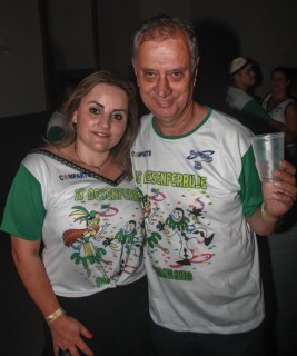 
<a style='margin-left: 5px;' class='btn btn-xs btn-social btn-facebook' href='https://www.facebook.com/sharer/sharer.php?u=https://www.galeramix.com.br/imagem/a58/800-800-90/conteudo/site_galerias/58/desenferruje-2018-139.jpg' rel='popup' data-width='500' data-height='400'><i class='fa fa-facebook'></i>Compartilhar <span class='hidden-xs'>no Facebook</span>
</a> 
<a class='btn btn-default btn-xs' target='_blank' href='imagem/a58/800-800-90/conteudo/site_galerias/58/desenferruje-2018-139.jpg'>
<span class='glyphicon glyphicon-cloud-download'></span> Salvar
</a>
