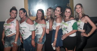 
<a style='margin-left: 5px;' class='btn btn-xs btn-social btn-facebook' href='https://www.facebook.com/sharer/sharer.php?u=https://www.galeramix.com.br/imagem/a58/800-800-90/conteudo/site_galerias/58/desenferruje-2018-151.jpg' rel='popup' data-width='500' data-height='400'><i class='fa fa-facebook'></i>Compartilhar <span class='hidden-xs'>no Facebook</span>
</a> 
<a class='btn btn-default btn-xs' target='_blank' href='imagem/a58/800-800-90/conteudo/site_galerias/58/desenferruje-2018-151.jpg'>
<span class='glyphicon glyphicon-cloud-download'></span> Salvar
</a>
