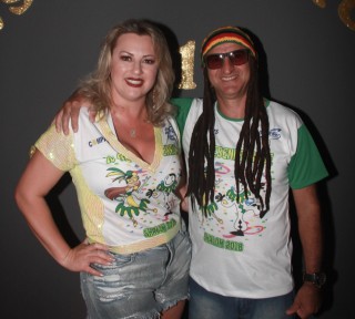 
<a style='margin-left: 5px;' class='btn btn-xs btn-social btn-facebook' href='https://www.facebook.com/sharer/sharer.php?u=https://www.galeramix.com.br/imagem/a58/800-800-90/conteudo/site_galerias/58/desenferruje-2018-24.jpg' rel='popup' data-width='500' data-height='400'><i class='fa fa-facebook'></i>Compartilhar <span class='hidden-xs'>no Facebook</span>
</a> 
<a class='btn btn-default btn-xs' target='_blank' href='imagem/a58/800-800-90/conteudo/site_galerias/58/desenferruje-2018-24.jpg'>
<span class='glyphicon glyphicon-cloud-download'></span> Salvar
</a>
