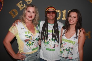 
<a style='margin-left: 5px;' class='btn btn-xs btn-social btn-facebook' href='https://www.facebook.com/sharer/sharer.php?u=https://www.galeramix.com.br/imagem/a58/800-800-90/conteudo/site_galerias/58/desenferruje-2018-25.jpg' rel='popup' data-width='500' data-height='400'><i class='fa fa-facebook'></i>Compartilhar <span class='hidden-xs'>no Facebook</span>
</a> 
<a class='btn btn-default btn-xs' target='_blank' href='imagem/a58/800-800-90/conteudo/site_galerias/58/desenferruje-2018-25.jpg'>
<span class='glyphicon glyphicon-cloud-download'></span> Salvar
</a>
