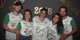 
<a style='margin-left: 5px;' class='btn btn-xs btn-social btn-facebook' href='https://www.facebook.com/sharer/sharer.php?u=https://www.galeramix.com.br/imagem/a58/800-800-90/conteudo/site_galerias/58/desenferruje-2018-34.jpg' rel='popup' data-width='500' data-height='400'><i class='fa fa-facebook'></i>Compartilhar <span class='hidden-xs'>no Facebook</span>
</a> 
<a class='btn btn-default btn-xs' target='_blank' href='imagem/a58/800-800-90/conteudo/site_galerias/58/desenferruje-2018-34.jpg'>
<span class='glyphicon glyphicon-cloud-download'></span> Salvar
</a>
