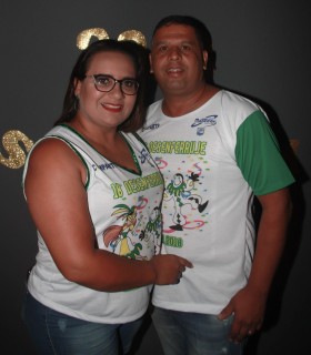 
<a style='margin-left: 5px;' class='btn btn-xs btn-social btn-facebook' href='https://www.facebook.com/sharer/sharer.php?u=https://www.galeramix.com.br/imagem/a58/800-800-90/conteudo/site_galerias/58/desenferruje-2018-37.jpg' rel='popup' data-width='500' data-height='400'><i class='fa fa-facebook'></i>Compartilhar <span class='hidden-xs'>no Facebook</span>
</a> 
<a class='btn btn-default btn-xs' target='_blank' href='imagem/a58/800-800-90/conteudo/site_galerias/58/desenferruje-2018-37.jpg'>
<span class='glyphicon glyphicon-cloud-download'></span> Salvar
</a>
