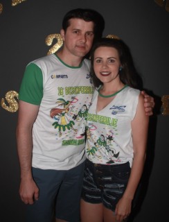 
<a style='margin-left: 5px;' class='btn btn-xs btn-social btn-facebook' href='https://www.facebook.com/sharer/sharer.php?u=https://www.galeramix.com.br/imagem/a58/800-800-90/conteudo/site_galerias/58/desenferruje-2018-44.jpg' rel='popup' data-width='500' data-height='400'><i class='fa fa-facebook'></i>Compartilhar <span class='hidden-xs'>no Facebook</span>
</a> 
<a class='btn btn-default btn-xs' target='_blank' href='imagem/a58/800-800-90/conteudo/site_galerias/58/desenferruje-2018-44.jpg'>
<span class='glyphicon glyphicon-cloud-download'></span> Salvar
</a>
