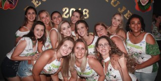 
<a style='margin-left: 5px;' class='btn btn-xs btn-social btn-facebook' href='https://www.facebook.com/sharer/sharer.php?u=https://www.galeramix.com.br/imagem/a58/800-800-90/conteudo/site_galerias/58/desenferruje-2018-48.jpg' rel='popup' data-width='500' data-height='400'><i class='fa fa-facebook'></i>Compartilhar <span class='hidden-xs'>no Facebook</span>
</a> 
<a class='btn btn-default btn-xs' target='_blank' href='imagem/a58/800-800-90/conteudo/site_galerias/58/desenferruje-2018-48.jpg'>
<span class='glyphicon glyphicon-cloud-download'></span> Salvar
</a>
